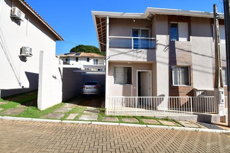 Casa de condomínio à venda com 101m², 3 quartos e 2 vagasFachada