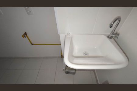 Área de serviço de apartamento para alugar com 2 quartos, 52m² em Vila Varela, Poá