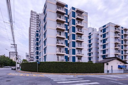 Apartamento para alugar com 64m², 2 quartos e 1 vaga Apartamento para alugar com 64m², 2 quartos e 1 vagaFachada