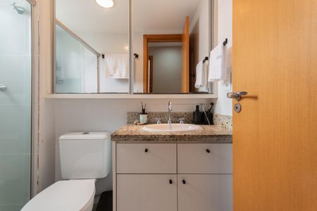 Apartamento à venda com 85m², 3 quartos e 2 vagasBanheiro social