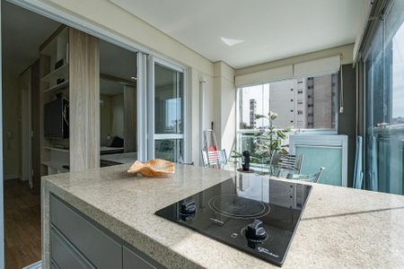 Varanda de kitnet/studio à venda com 1 quarto, 32m² em Pinheiros, São Paulo
