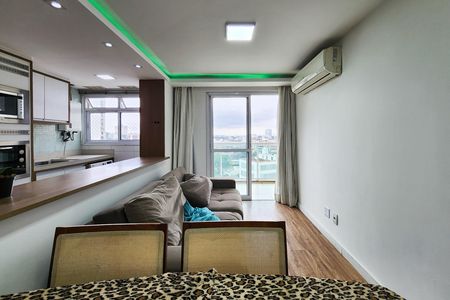 Apartamento à venda com 143m², 3 quartos e 2 vagas Apartamento à venda com 143m², 3 quartos e 2 vagasSala