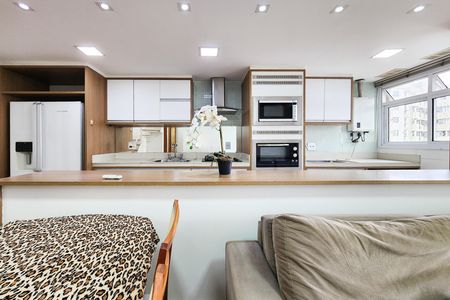 Apartamento à venda com 143m², 3 quartos e 2 vagas Apartamento à venda com 143m², 3 quartos e 2 vagasCozinha