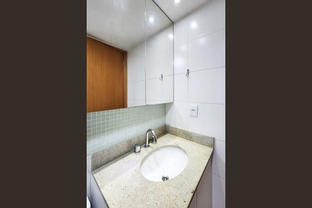 Apartamento à venda com 143m², 3 quartos e 2 vagas Apartamento à venda com 143m², 3 quartos e 2 vagasBanheiro Social