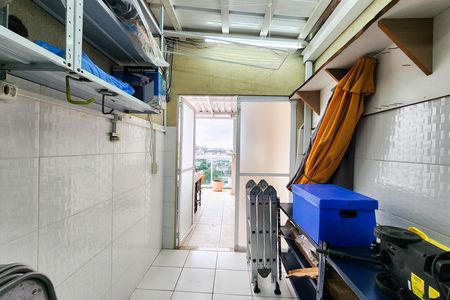 Apartamento à venda com 143m², 3 quartos e 2 vagas Apartamento à venda com 143m², 3 quartos e 2 vagasÁrea de Serviço