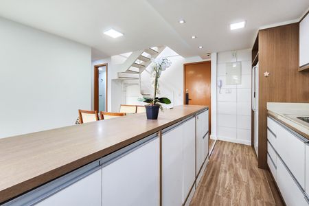 Apartamento à venda com 143m², 3 quartos e 2 vagas Apartamento à venda com 143m², 3 quartos e 2 vagasCozinha