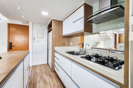 Apartamento à venda com 143m², 3 quartos e 2 vagas Apartamento à venda com 143m², 3 quartos e 2 vagasCozinha