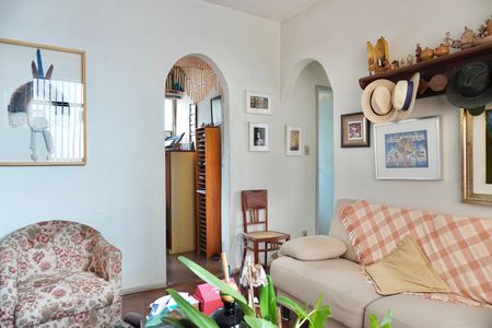 Apartamento à venda com 83m², 2 quartos e 1 vaga Apartamento à venda com 83m², 2 quartos e 1 vagaSala