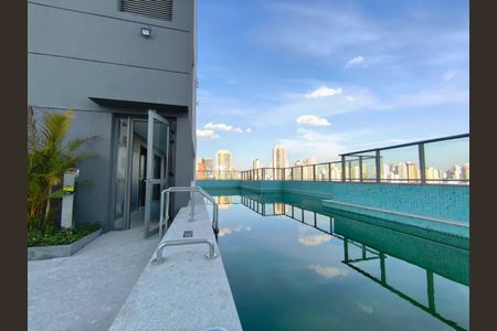 Studio à venda com 28m², 1 quarto e sem vaga Studio à venda com 28m², 1 quarto e sem vagaPiscina