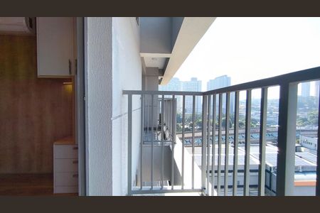 Studio à venda com 28m², 1 quarto e sem vaga Studio à venda com 28m², 1 quarto e sem vagaVaranda