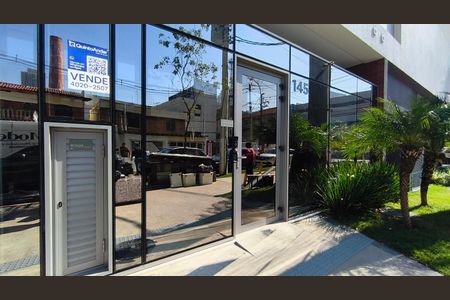 Studio à venda com 28m², 1 quarto e sem vaga Studio à venda com 28m², 1 quarto e sem vagaFachada + Plaquinha