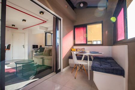 Apartamento para alugar com 82m², 1 quarto e sem vagaÁrea externa