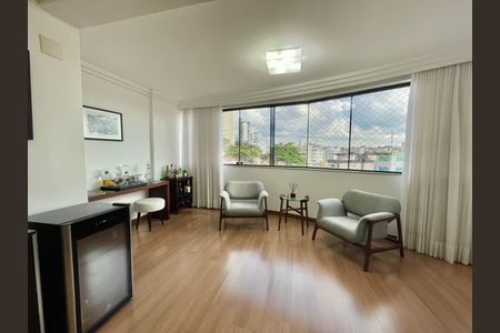 Apartamento à venda com 167m², 4 quartos e 3 vagas