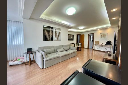 Apartamento à venda com 167m², 4 quartos e 3 vagas