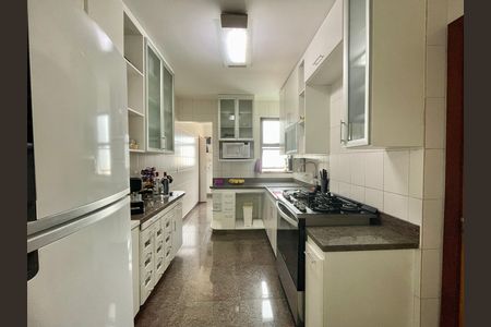 Apartamento à venda com 167m², 4 quartos e 3 vagas