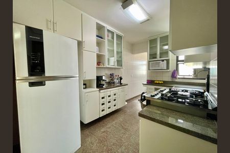 Apartamento à venda com 167m², 4 quartos e 3 vagas