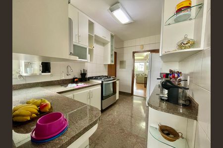 Apartamento à venda com 167m², 4 quartos e 3 vagas