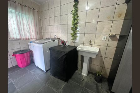 Casa à venda com 323m², 3 quartos e 10 vagas Casa à venda com 323m², 3 quartos e 10 vagasÁrea de Serviço