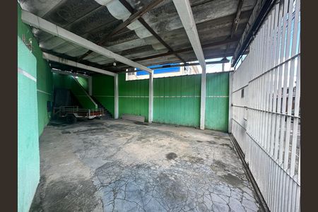 Casa à venda com 323m², 3 quartos e 10 vagas Casa à venda com 323m², 3 quartos e 10 vagasGaragem