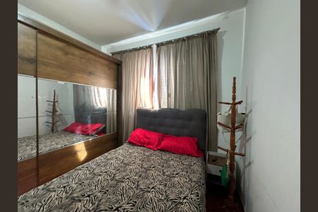 Casa à venda com 323m², 3 quartos e 10 vagas Casa à venda com 323m², 3 quartos e 10 vagasQuarto