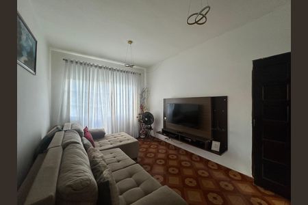 Casa à venda com 323m², 3 quartos e 10 vagas Casa à venda com 323m², 3 quartos e 10 vagasSala de TV