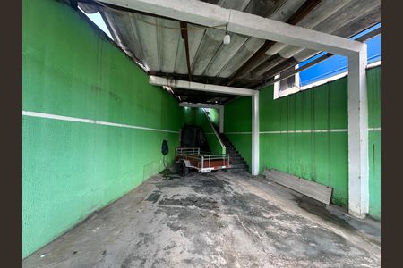 Casa à venda com 323m², 3 quartos e 10 vagas Casa à venda com 323m², 3 quartos e 10 vagasGaragem