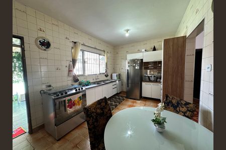 Casa à venda com 323m², 3 quartos e 10 vagas Casa à venda com 323m², 3 quartos e 10 vagasCozinha