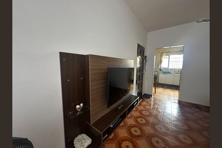 Casa à venda com 323m², 3 quartos e 10 vagas Casa à venda com 323m², 3 quartos e 10 vagasSala de TV