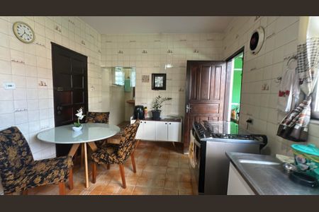 Casa à venda com 323m², 3 quartos e 10 vagas Casa à venda com 323m², 3 quartos e 10 vagasCozinha