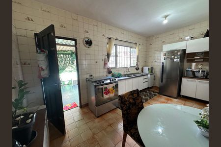 Casa à venda com 323m², 3 quartos e 10 vagas Casa à venda com 323m², 3 quartos e 10 vagasCozinha