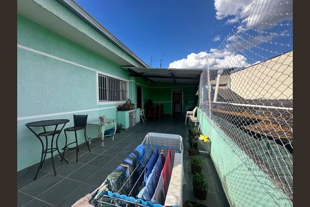 Casa à venda com 323m², 3 quartos e 10 vagas Casa à venda com 323m², 3 quartos e 10 vagasVaranda