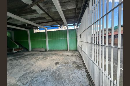 Casa à venda com 323m², 3 quartos e 10 vagas Casa à venda com 323m², 3 quartos e 10 vagasGaragem