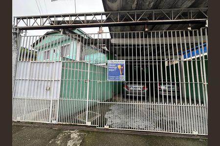 Casa à venda com 323m², 3 quartos e 10 vagas Casa à venda com 323m², 3 quartos e 10 vagasFachada
