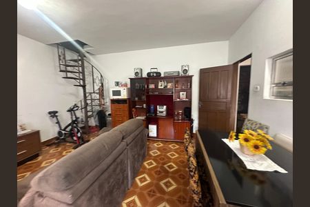 Casa à venda com 323m², 3 quartos e 10 vagas Casa à venda com 323m², 3 quartos e 10 vagasSala