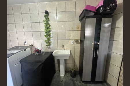 Casa à venda com 323m², 3 quartos e 10 vagas Casa à venda com 323m², 3 quartos e 10 vagasÁrea de Serviço
