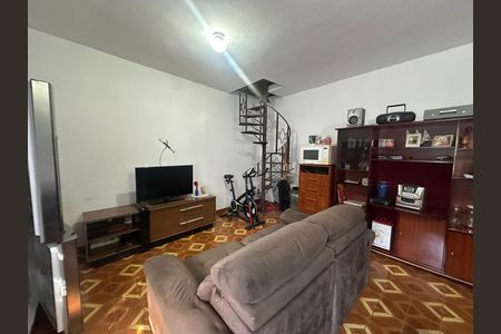 Casa à venda com 323m², 3 quartos e 10 vagas Casa à venda com 323m², 3 quartos e 10 vagasSala