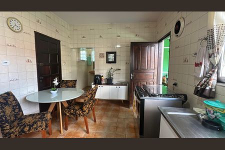 Casa à venda com 323m², 3 quartos e 10 vagas Casa à venda com 323m², 3 quartos e 10 vagasCozinha