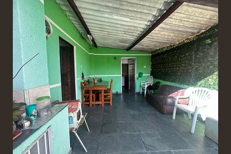Casa à venda com 323m², 3 quartos e 10 vagas Casa à venda com 323m², 3 quartos e 10 vagasVaranda