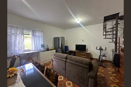 Casa à venda com 323m², 3 quartos e 10 vagas Casa à venda com 323m², 3 quartos e 10 vagasSala