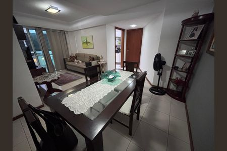 Apartamento à venda com 93m², 3 quartos e 1 vaga Apartamento à venda com 93m², 3 quartos e 1 vagaSala