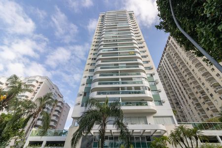 Apartamento à venda com 93m², 3 quartos e 1 vaga Apartamento à venda com 93m², 3 quartos e 1 vagaFachada