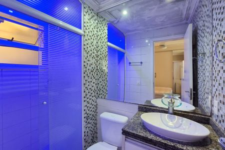 Apartamento para alugar com 60m², 3 quartos e sem vaga Apartamento para alugar com 60m², 3 quartos e sem vagaBanheiro da Suíte