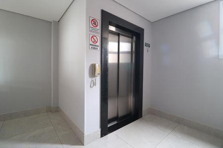 Apartamento para alugar com 60m², 2 quartos e 1 vagaElevador