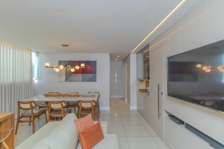 Apartamento à venda com 70m², 2 quartos e 2 vagasFoto 03