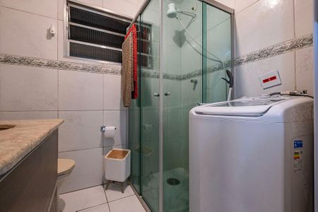 Banheiro de apartamento para alugar com 1 quarto, 36m² em Pinheiros, São Paulo
