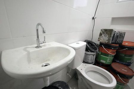 Banheiro de casa para alugar com 1 quarto, 65m² em Jardim do Estádio, Santo André