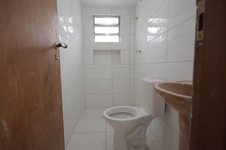 Casa para alugar com 70m², 1 quarto e 1 vaga Casa para alugar com 70m², 1 quarto e 1 vagaBanheiro