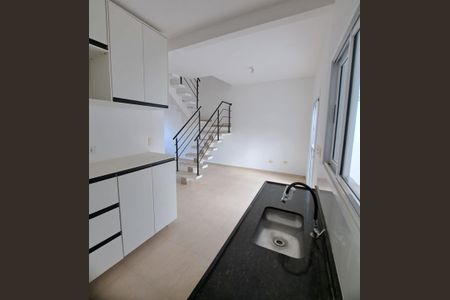 Cozinha de casa de condomínio para alugar com 2 quartos, 84m² em Chácaras São José, São José dos Campos