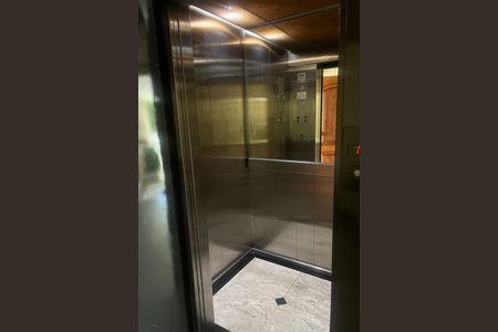 Apartamento à venda com 104m², 3 quartos e 2 vagasElevador