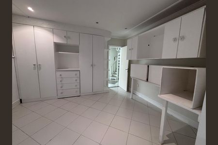 Casa de condomínio para alugar com 580m², 6 quartos e 4 vagas Casa de condomínio para alugar com 580m², 6 quartos e 4 vagasQuarto 4